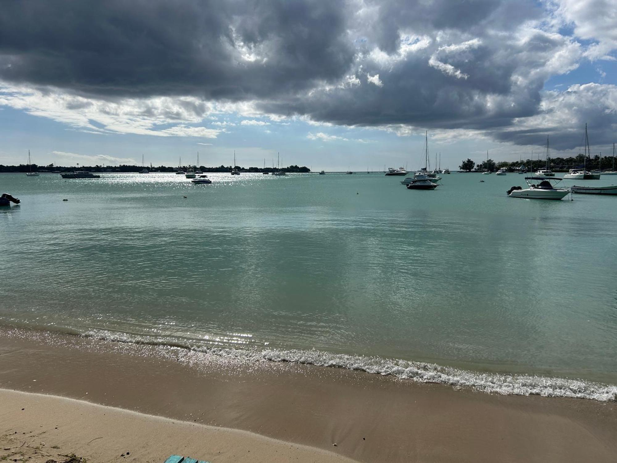 Coastal View Apartments Grand Bay Εξωτερικό φωτογραφία